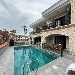 Yalcinkaya Tas Çeşme